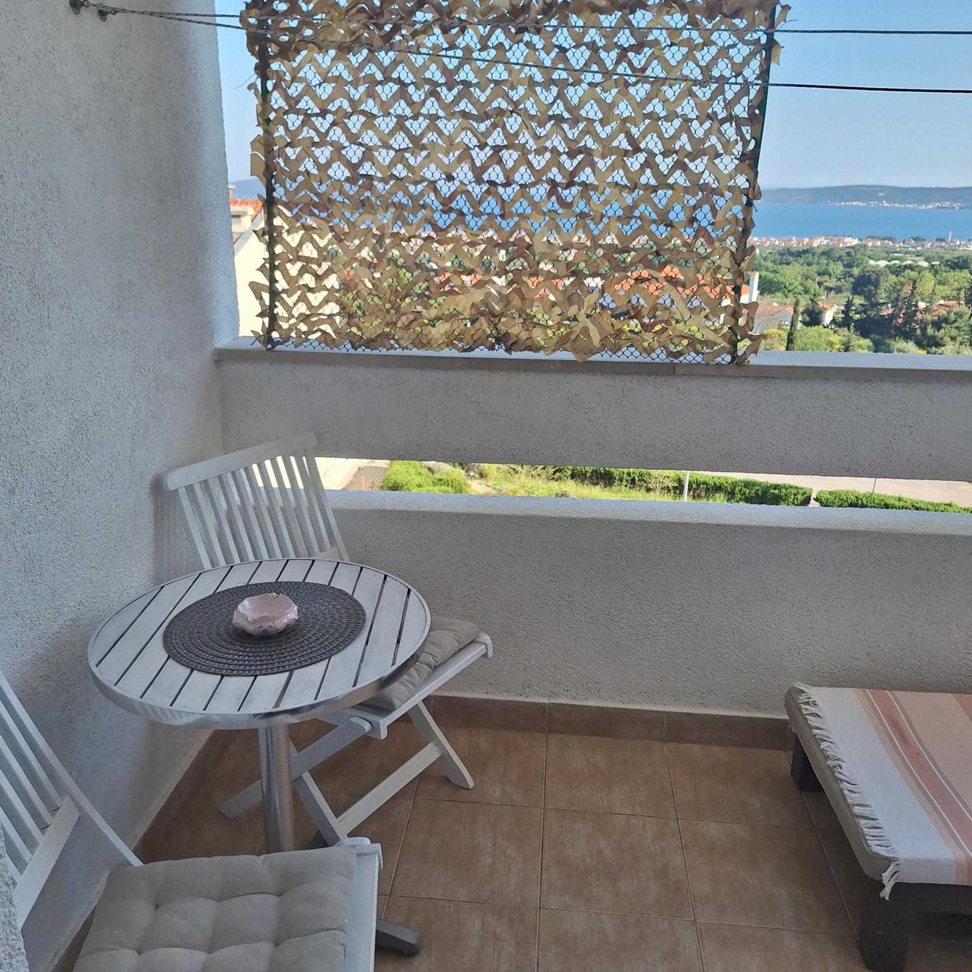 Appartement Mila à Kaštel Novi Extérieur photo